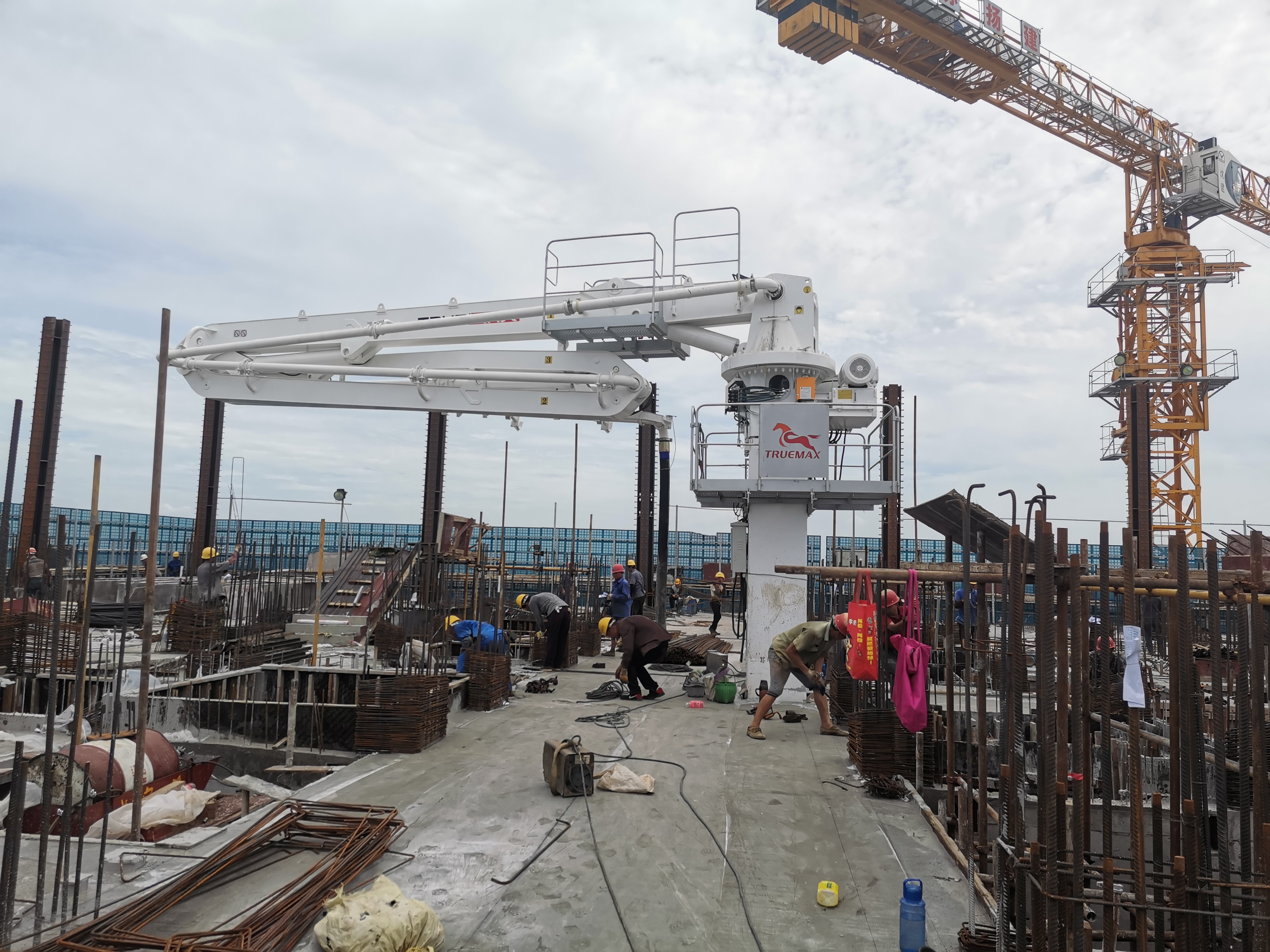 全自動布料機(jī) 全自動布料機(jī)